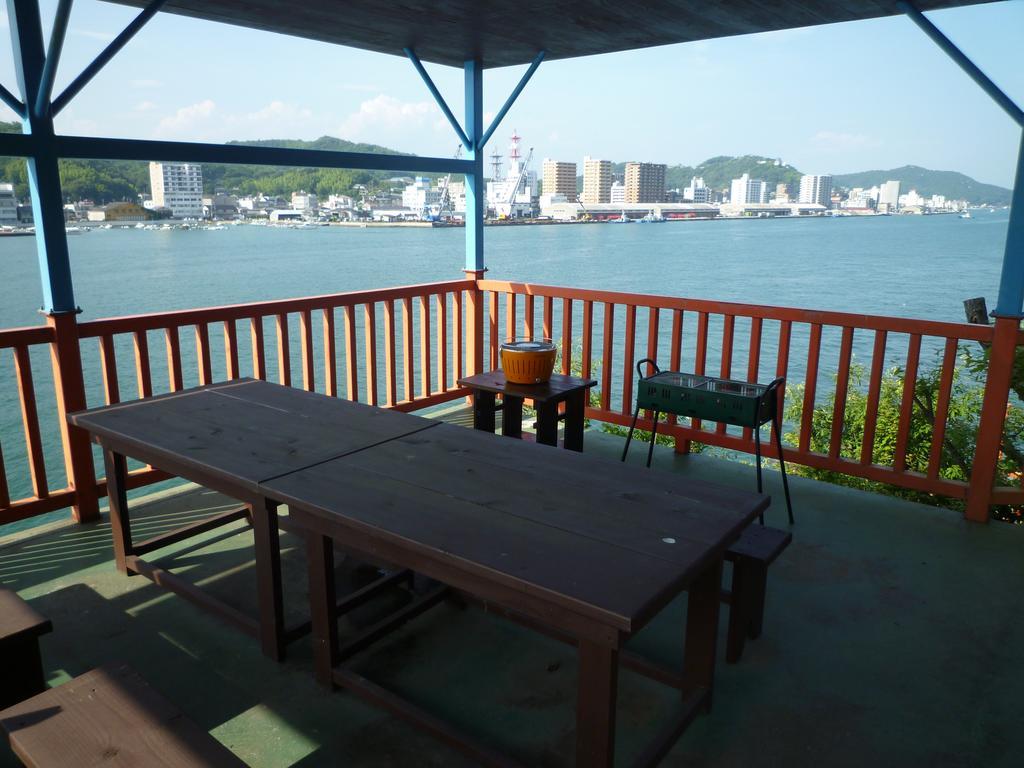 Sea Side Hostel Light House Onomichi Bagian luar foto