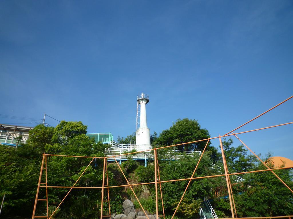 Sea Side Hostel Light House Onomichi Bagian luar foto