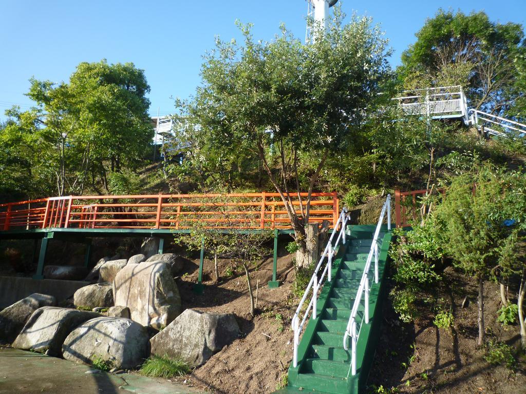 Sea Side Hostel Light House Onomichi Bagian luar foto