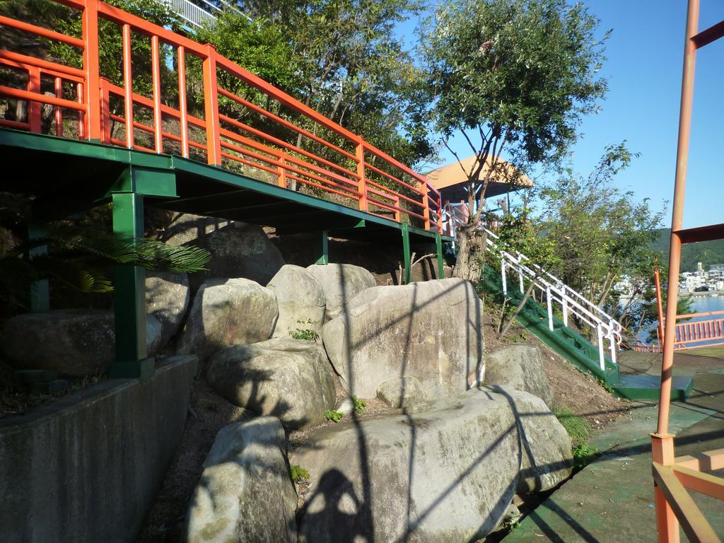 Sea Side Hostel Light House Onomichi Bagian luar foto