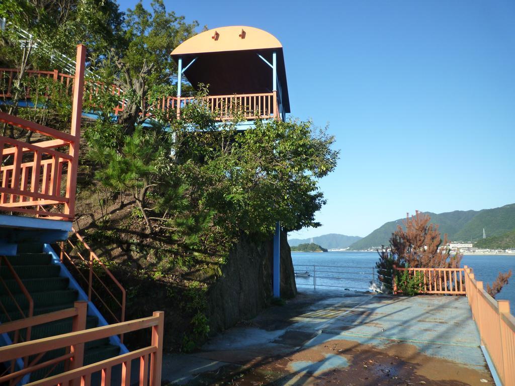 Sea Side Hostel Light House Onomichi Bagian luar foto