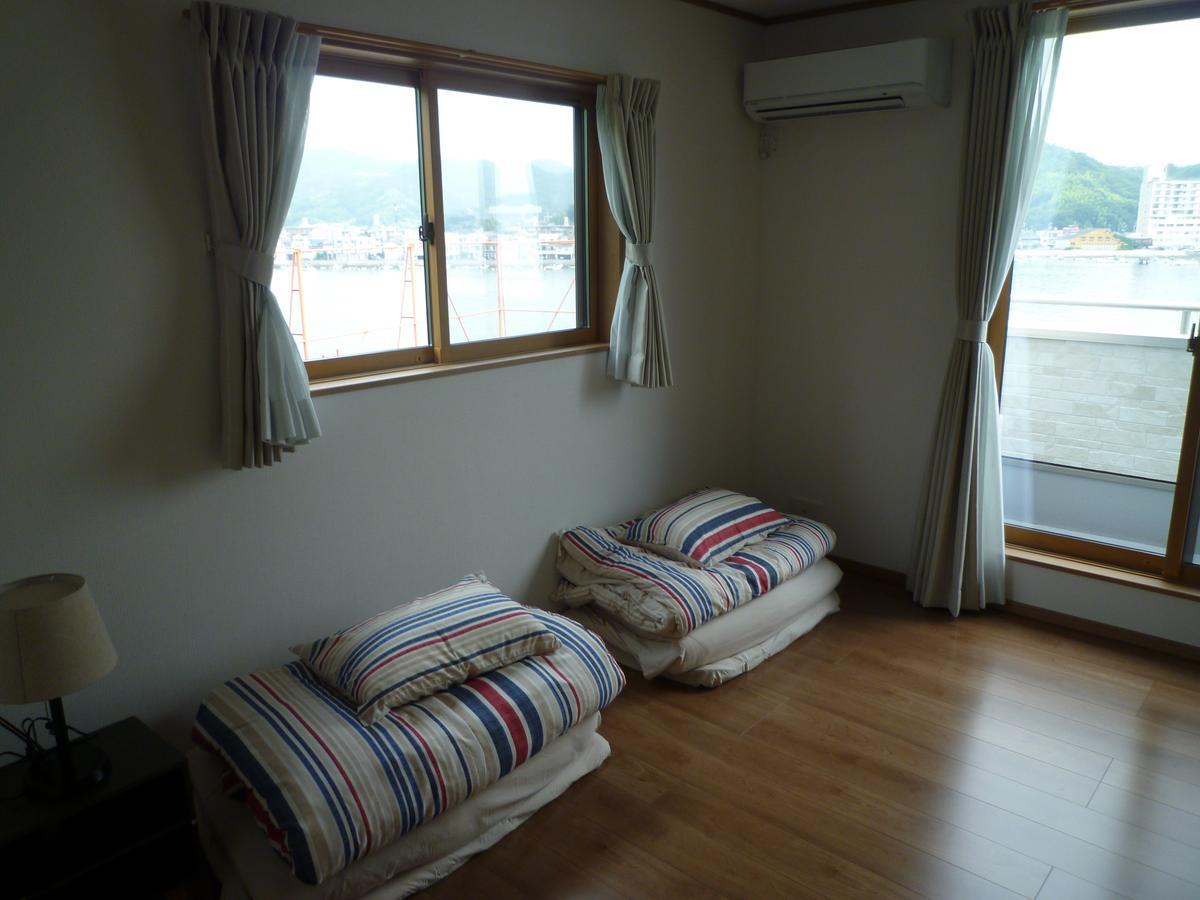 Sea Side Hostel Light House Onomichi Bagian luar foto