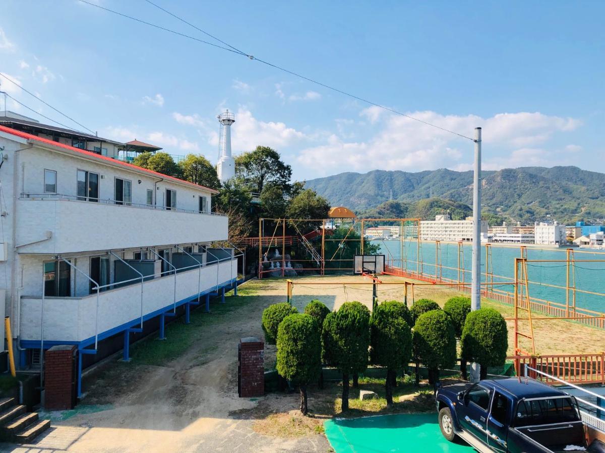 Sea Side Hostel Light House Onomichi Bagian luar foto