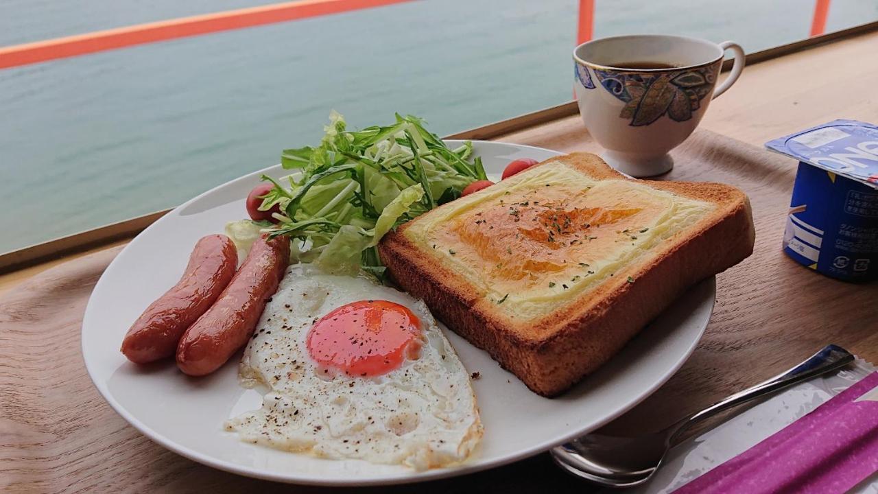 Sea Side Hostel Light House Onomichi Bagian luar foto